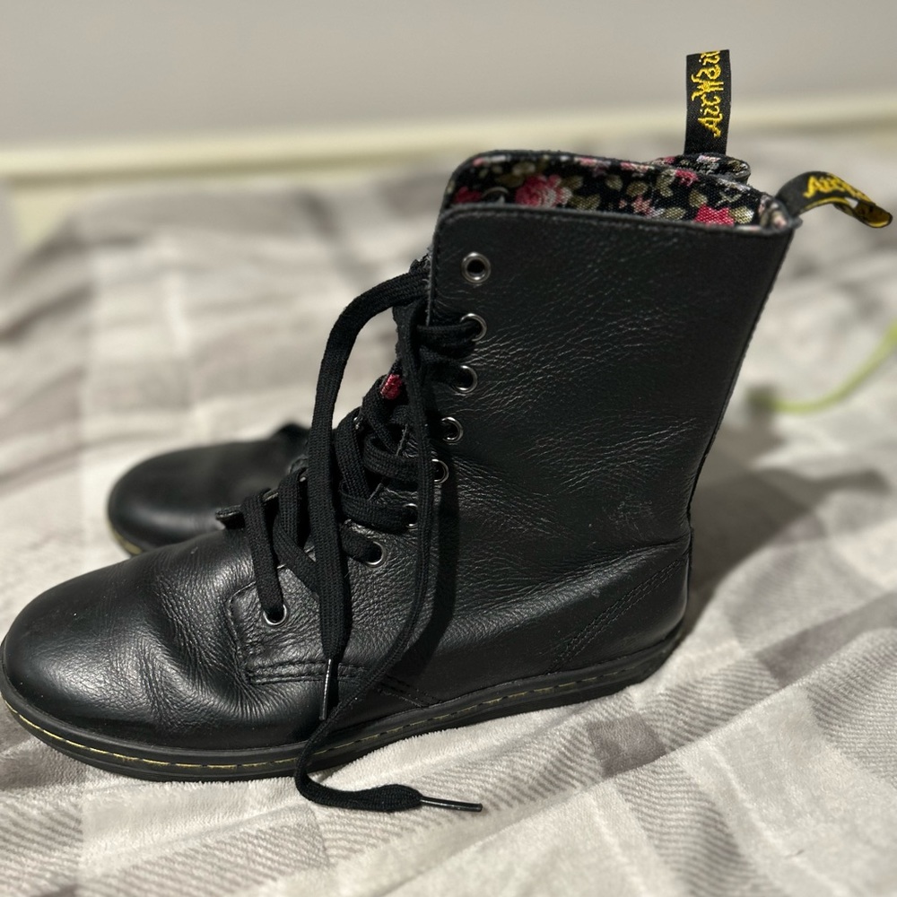 Dr. Martens Boots Women's 8 Stratford Black Leather High Top Combat Shoes